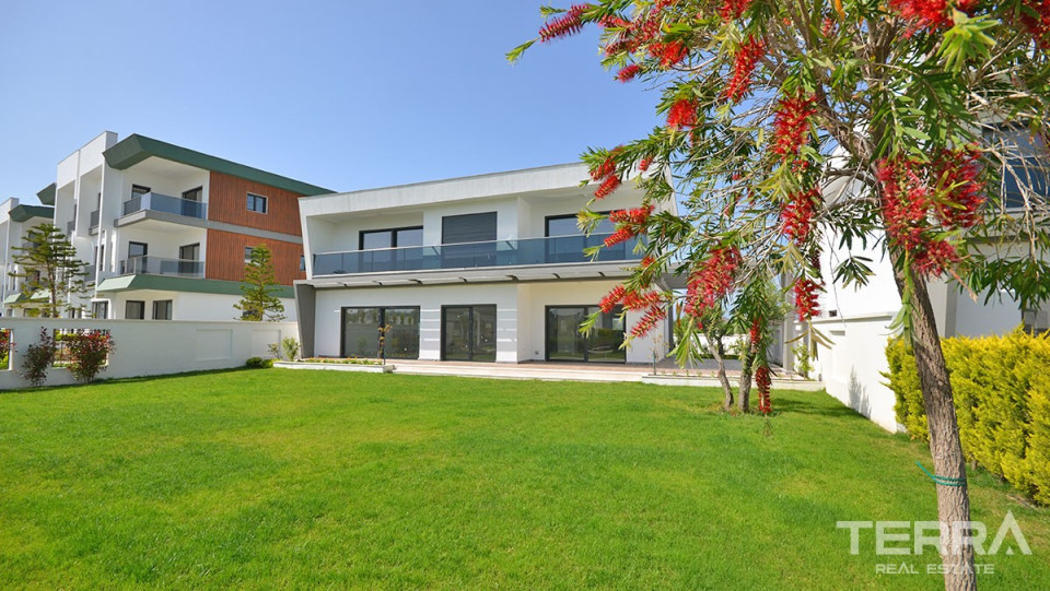 Riverside Villas With Private Garden in Side Antalya