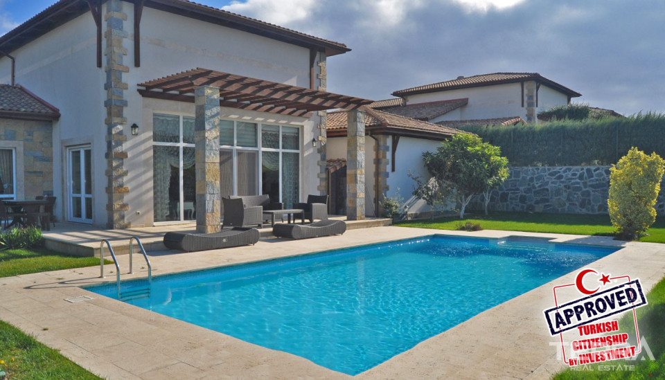 Luxury Villas with Private Pool in Istanbul Büyükçekmece