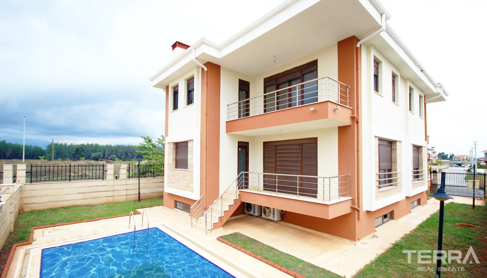 Ready to Move-in Villas With Private Pool in Antalya Döşemealtı