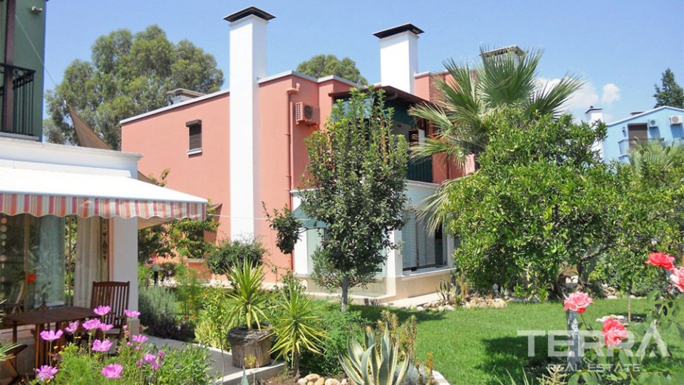 Authentic Turkish House for Sale with Communal Pool in Çamyuva