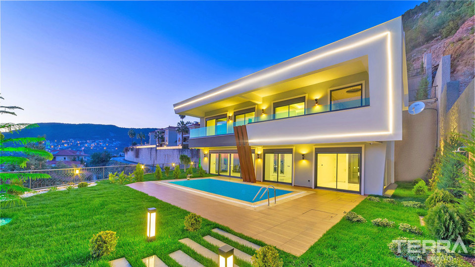 Alanya Luxury Houses for Sale with Sea & Castle View in Bektaş