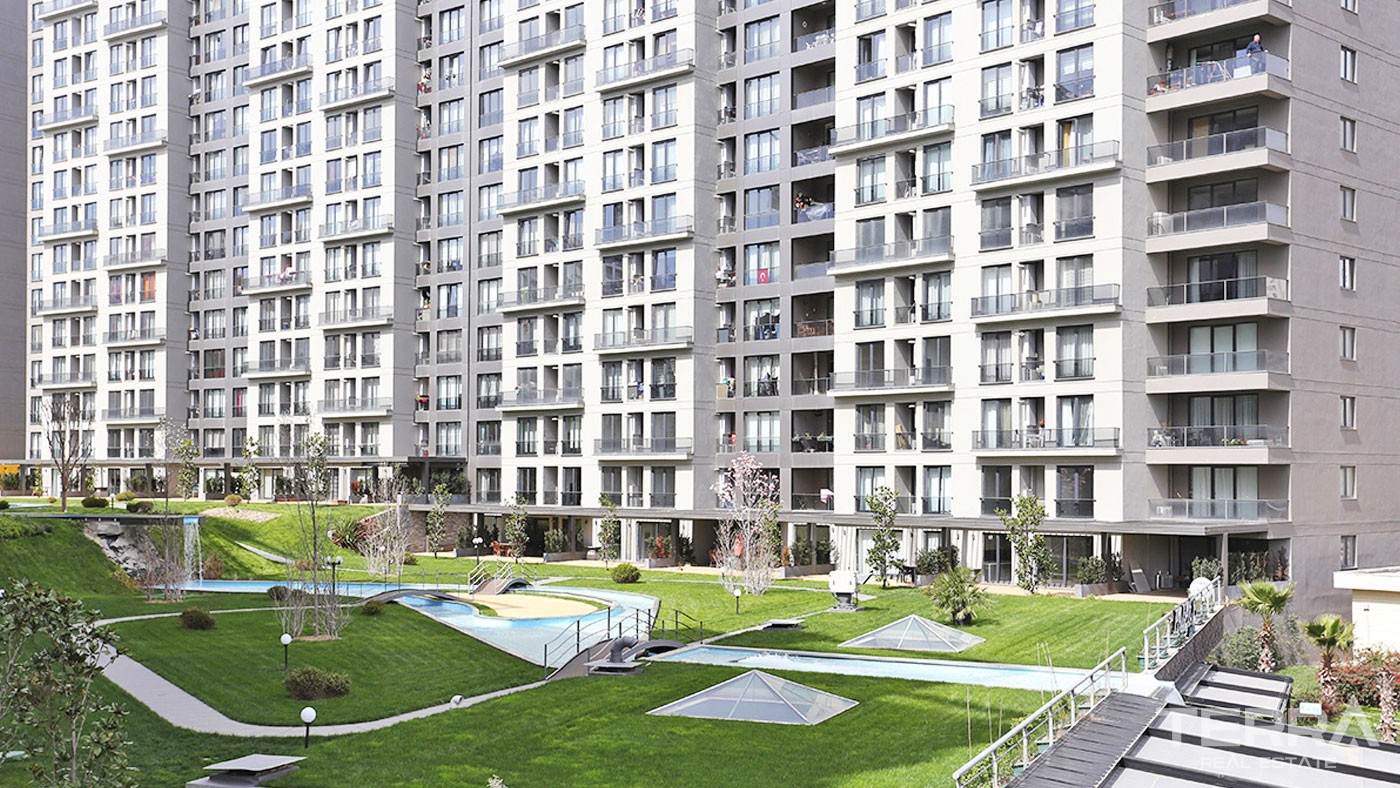 Family Apartments in Istanbul Esenyurt Situated in a Developed Complex - 29009