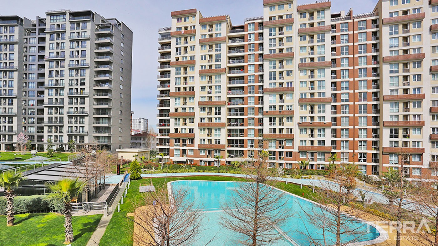 Family Apartments in Istanbul Esenyurt Situated in a Developed Complex - 29011