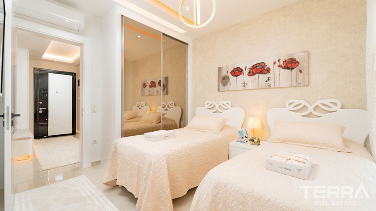 Apartments for Sale in Yekta Kingdom Trade Center, Mahmutlar, Alanya - 50782