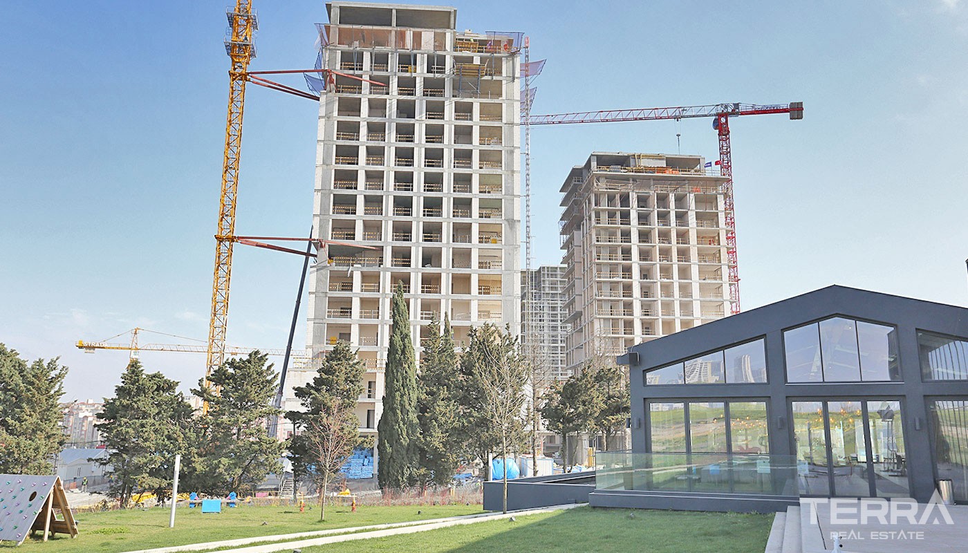 Well-designed Apartments Located in a Modern Complex in Bahçeşehir - 32471