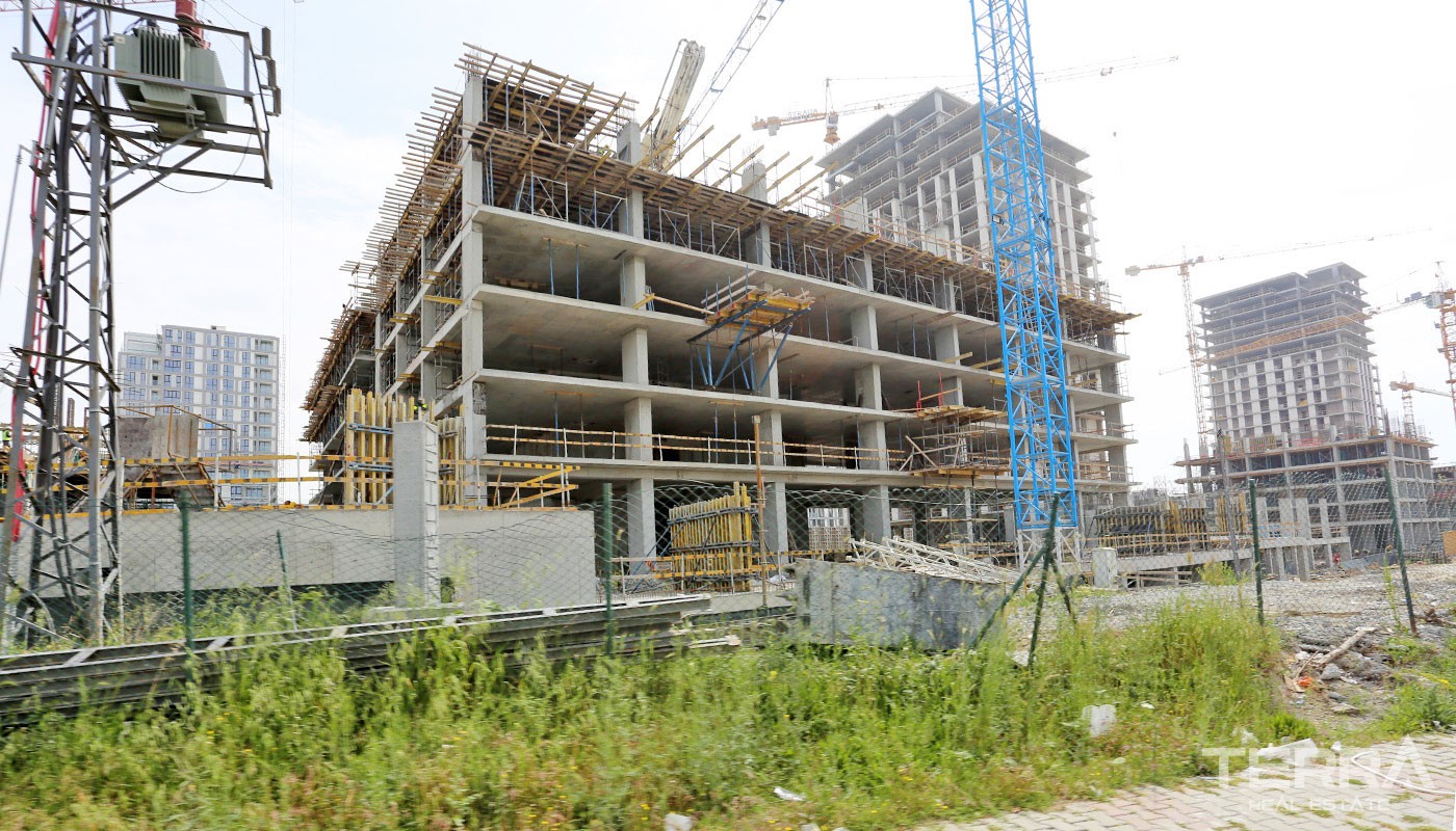 Well-designed Apartments Located in a Modern Complex in Bahçeşehir - 32472
