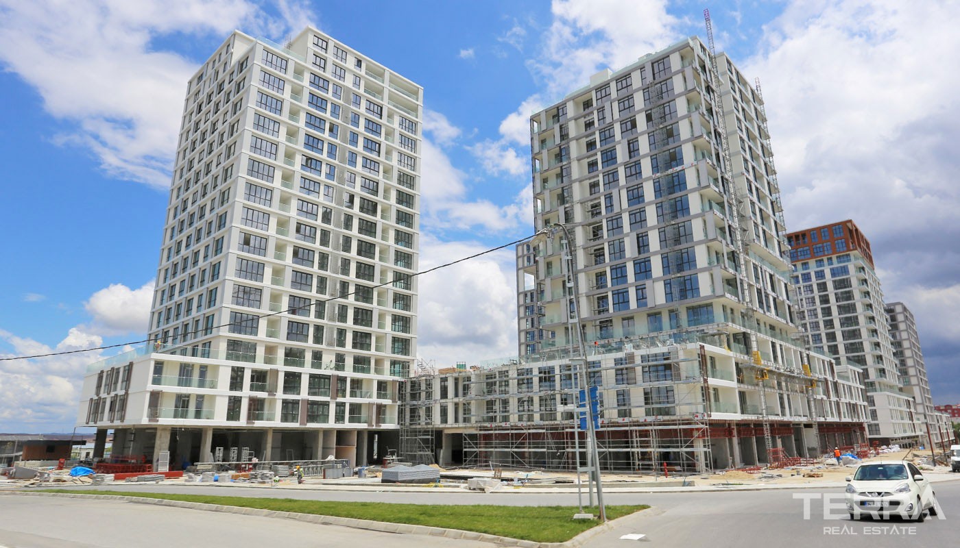 Well-designed Apartments Located in a Modern Complex in Bahçeşehir - 32474