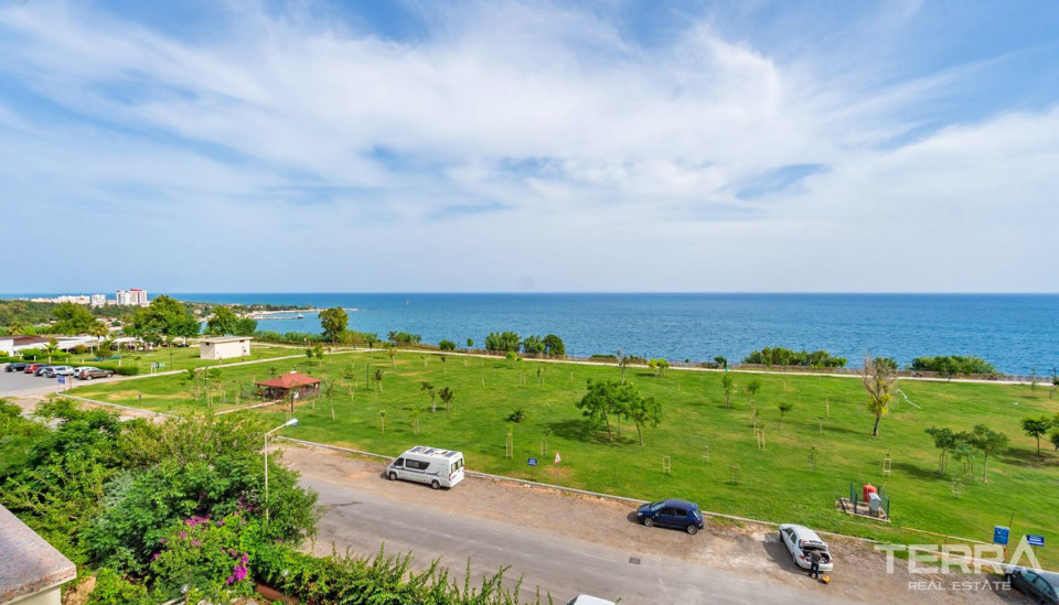 Unlimited Sea View Apartment in a Prestigious Area of Antalya Lara