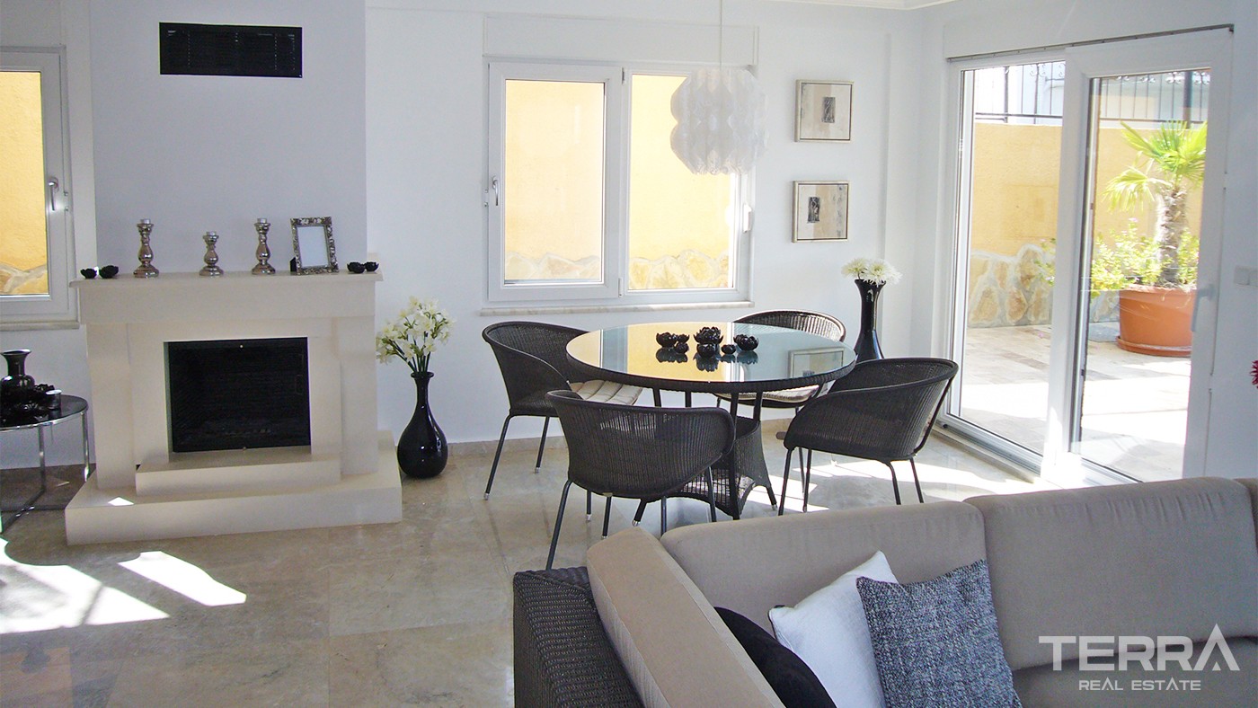 Luxury Villa Overlooking Mediterranean Sea and Castle in Alanya - 33885