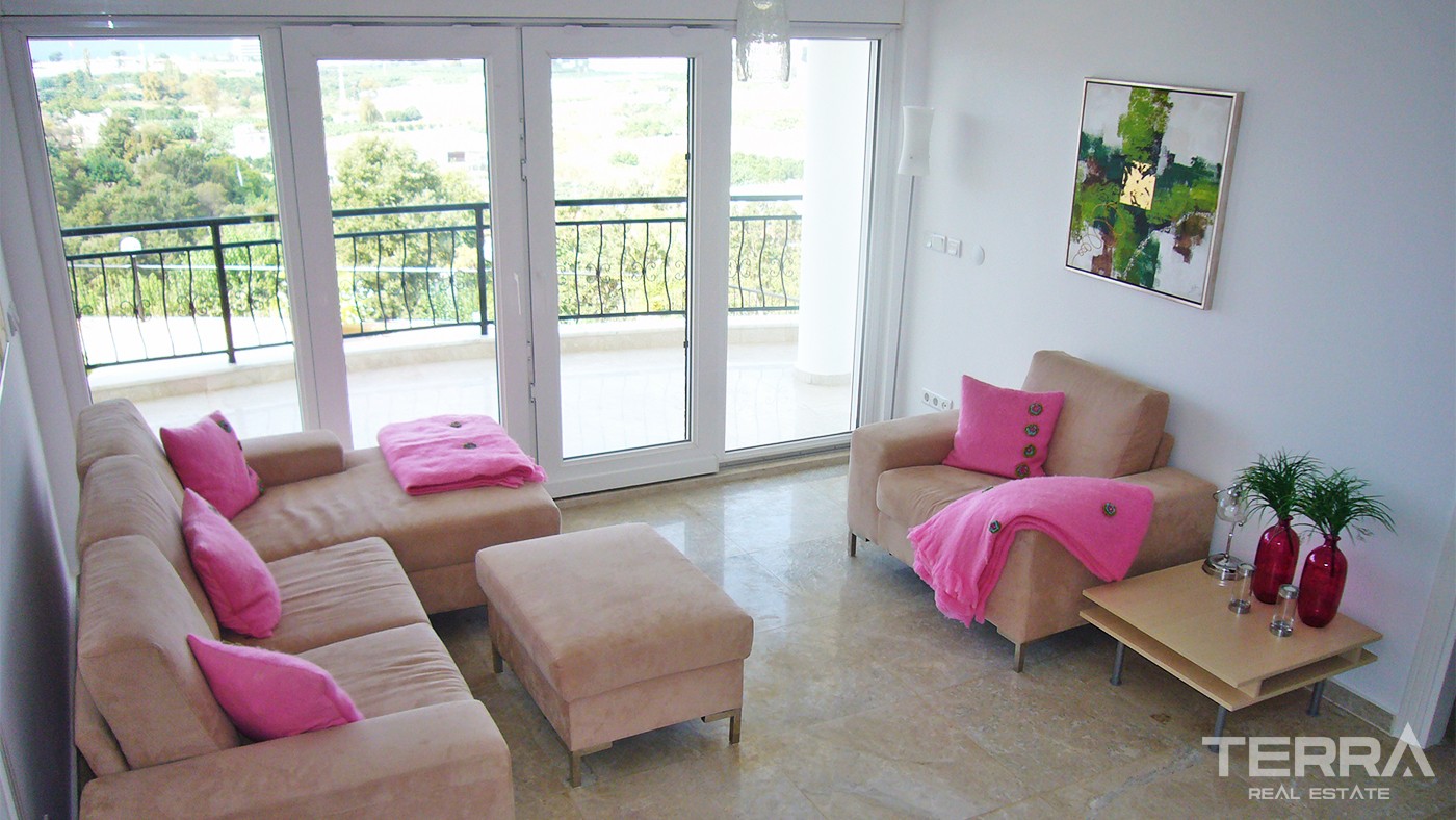 Luxury Villa Overlooking Mediterranean Sea and Castle in Alanya - 33889