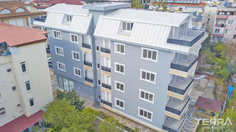 New Spacious Apartments for Sale in Alanya Oba Only 250 m to the Beach