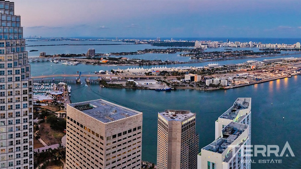 Exclusive Apartments with Panoramic Views of Biscayne Bay in Miami - 35693
