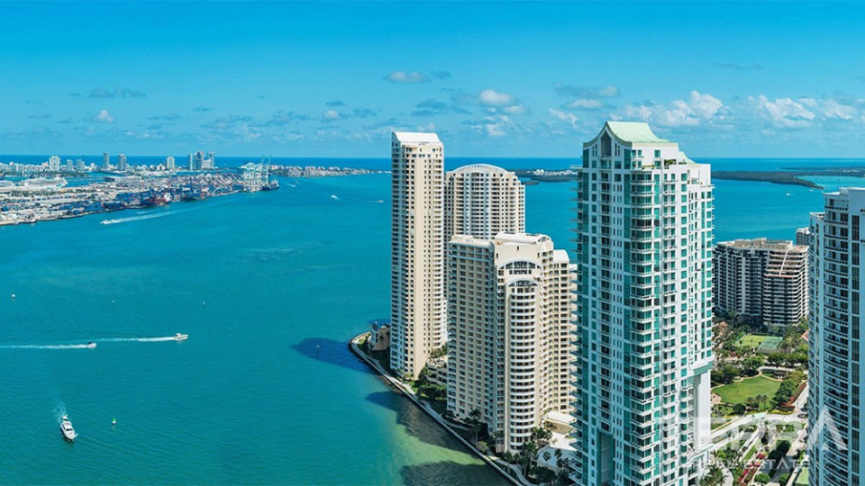 Exclusive Apartments with Panoramic Views of Biscayne Bay in Miami