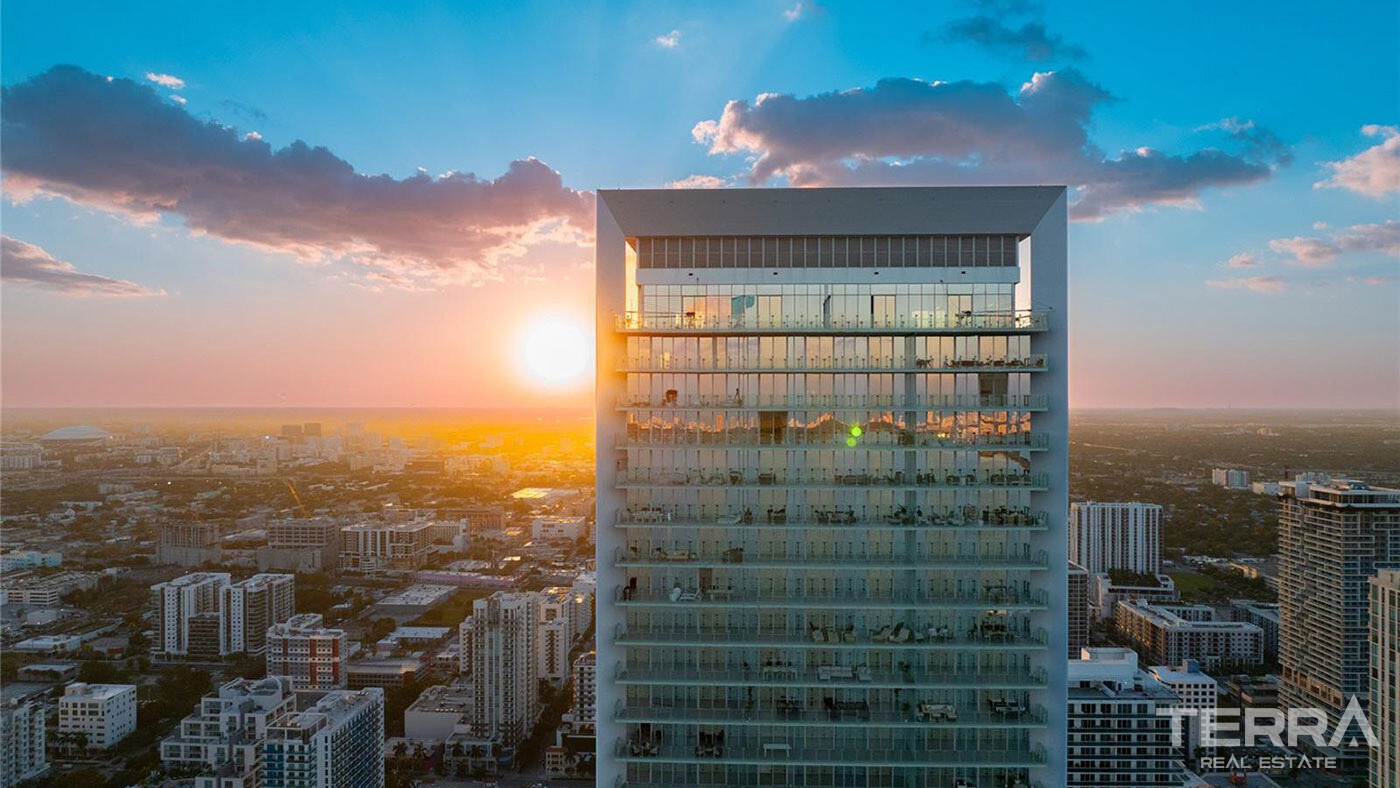 Stylish Apartments in Miami East Edgewater with Charming Sea Views - 96272