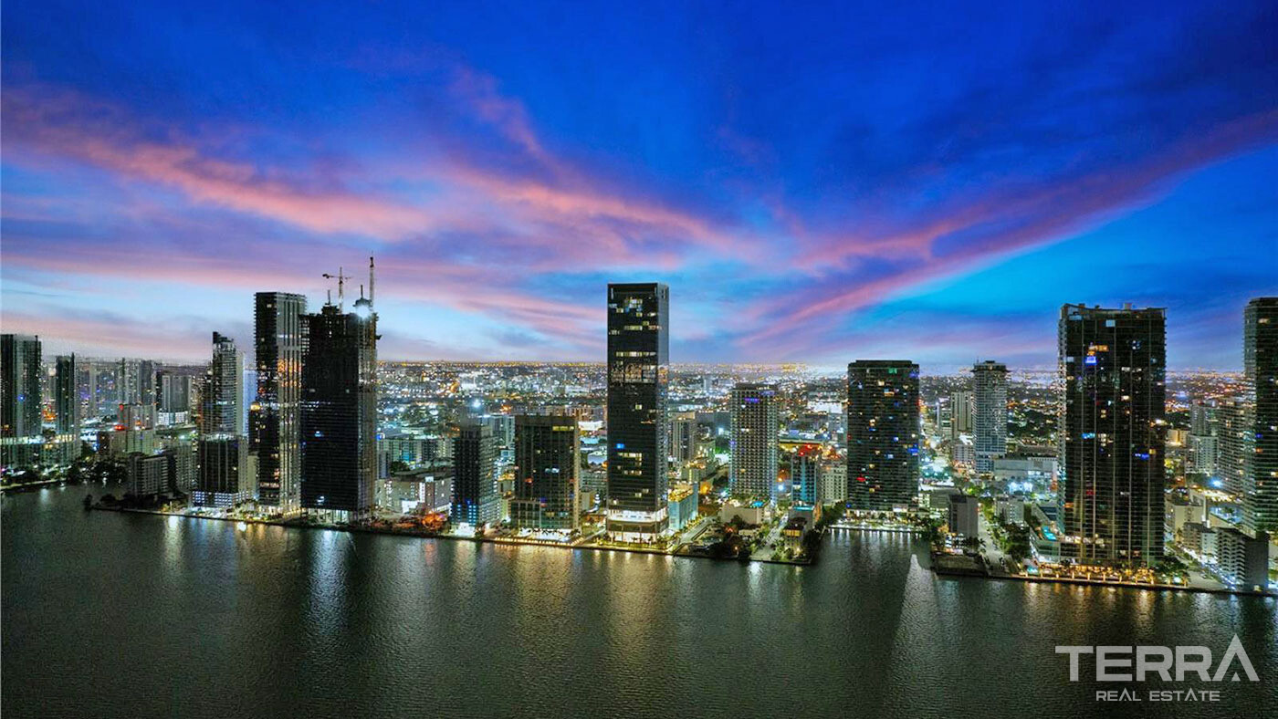 Stylish Apartments in Miami East Edgewater with Charming Sea Views - 96273