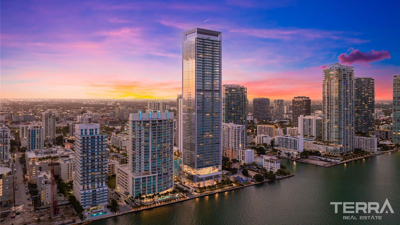 Stylish Apartments in Miami East Edgewater with Charming Sea Views - 96275