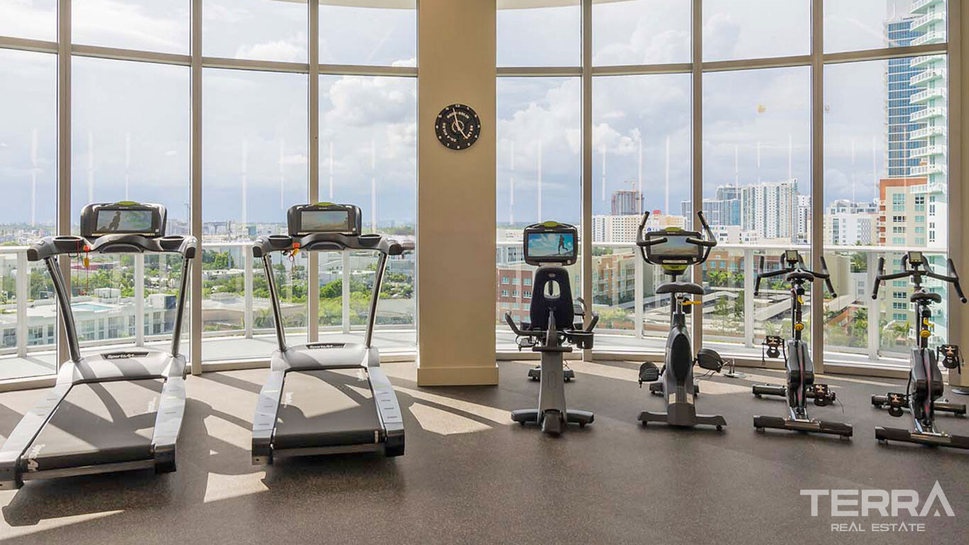 Seafront Miami Apartments Offer Luxury Living with Rich Facilities - 96266