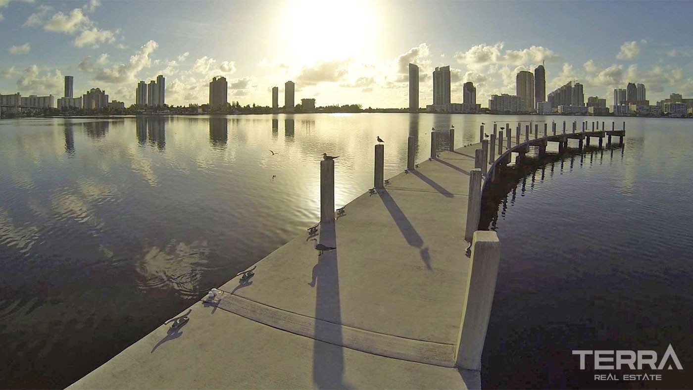 Panoramic Sea View Condos Located on an Island in Florida Aventura - 36325