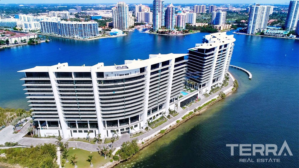 Panoramic Sea View Condos Located on an Island in Florida Aventura - 36342