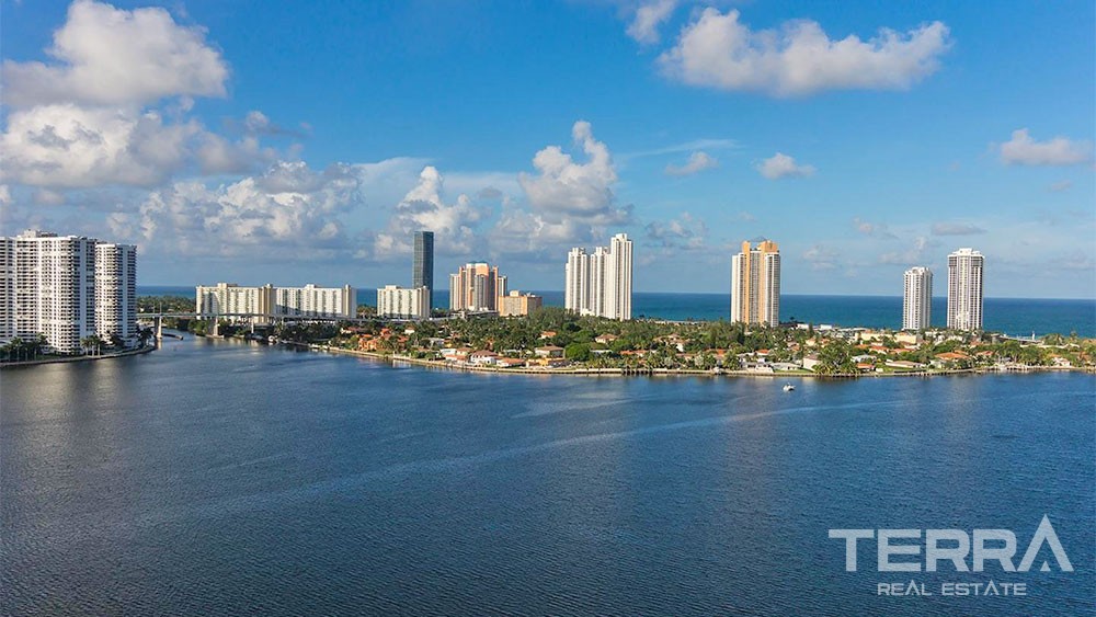 Panoramic Sea View Condos Located on an Island in Florida Aventura - 36348