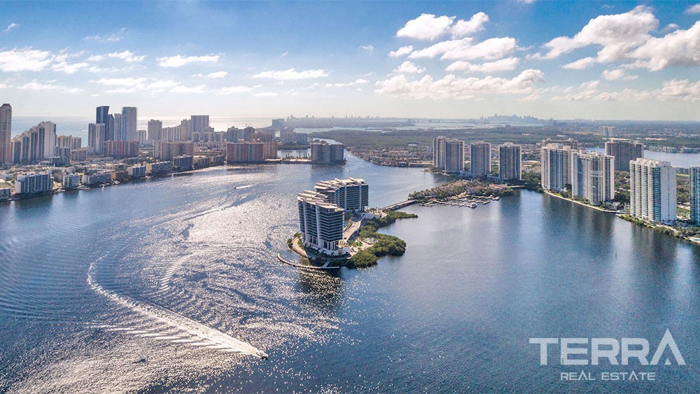 Panoramic Sea View Condos Located on an Island in Florida Aventura - 36352