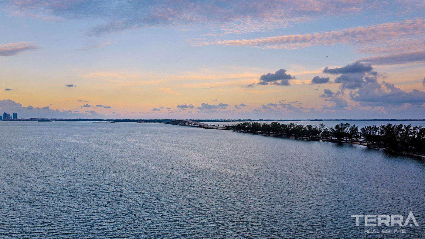Elegantly Designed Condos for Sale in the Luxury Una Residences Miami - 36469