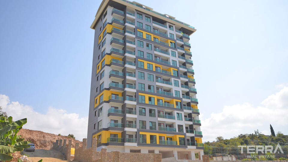 New Quality Apartments Only 700 m to Mahmutlar Beach in Alanya
