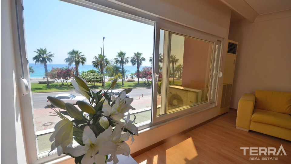 Seafront Family Apartment Facing Famous Cleopatra Beach in Alanya