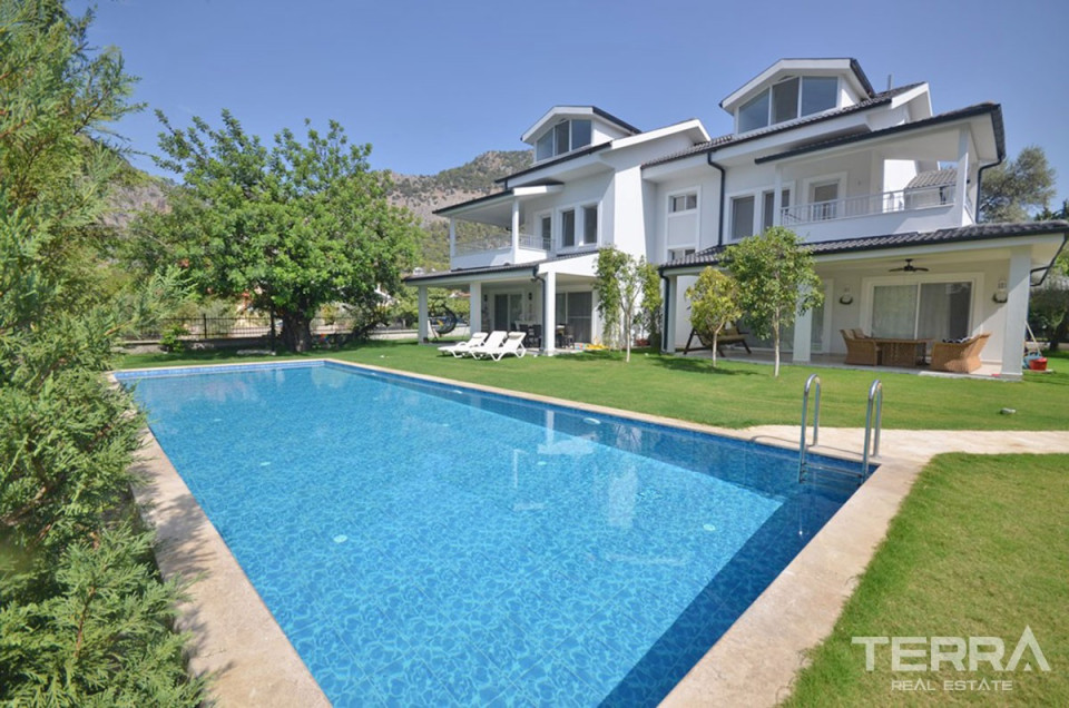 Newly Built Apartments with Shared Pool for Sale in Fethiye Göcek