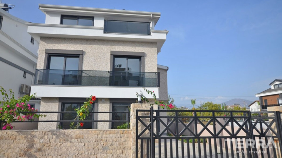 Large Detached Villa with 5 Bedrooms for Sale in Fethiye Centre