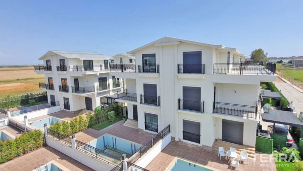 Villas Mitoyennes en Plein Nature de Belek Antalya Avec Piscine Privée