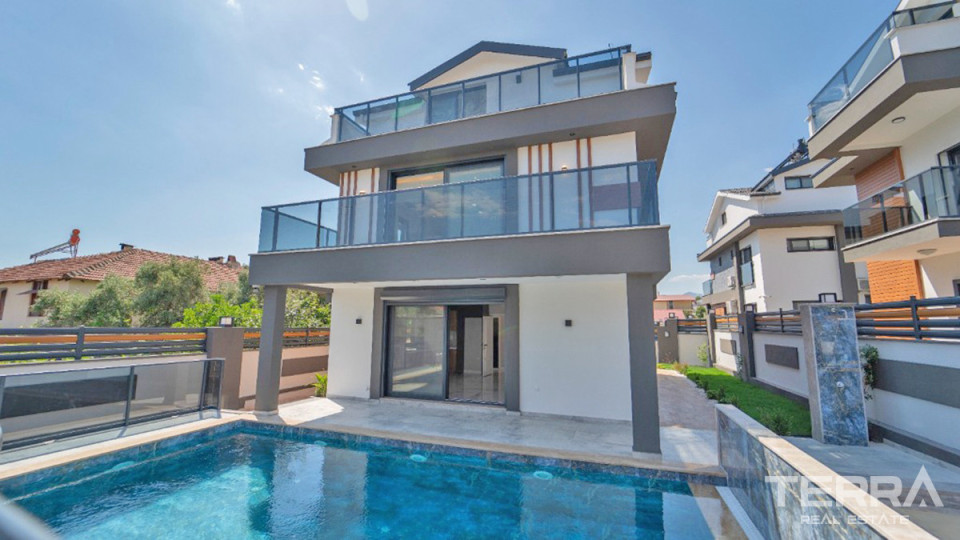 Modern Villas with Large Pool For Sale in Çiftlik Çaliş Fethiye
