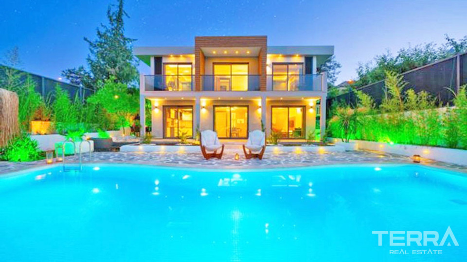 Luxury Villa with Large Swimming Pool and Jacuzzi in Fethiye