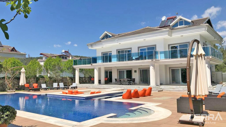 Luxury Villa in Fethiye with Private Swimming Pool and Large Garden