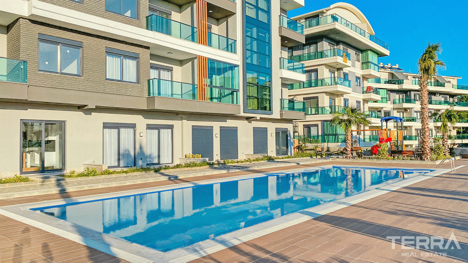 Apartments with Rich Facilities at Sea Pearl Park in Alanya, Oba
