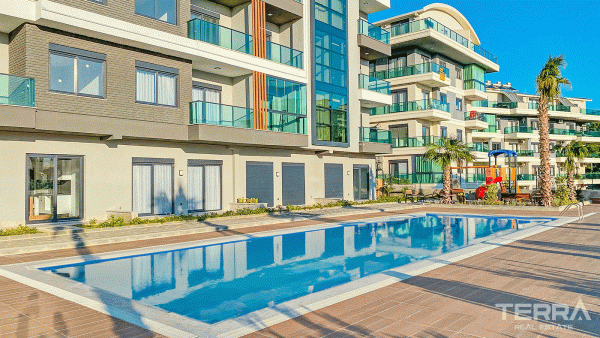 Apartments with Rich Facilities at Sea Pearl Park in Alanya, Oba