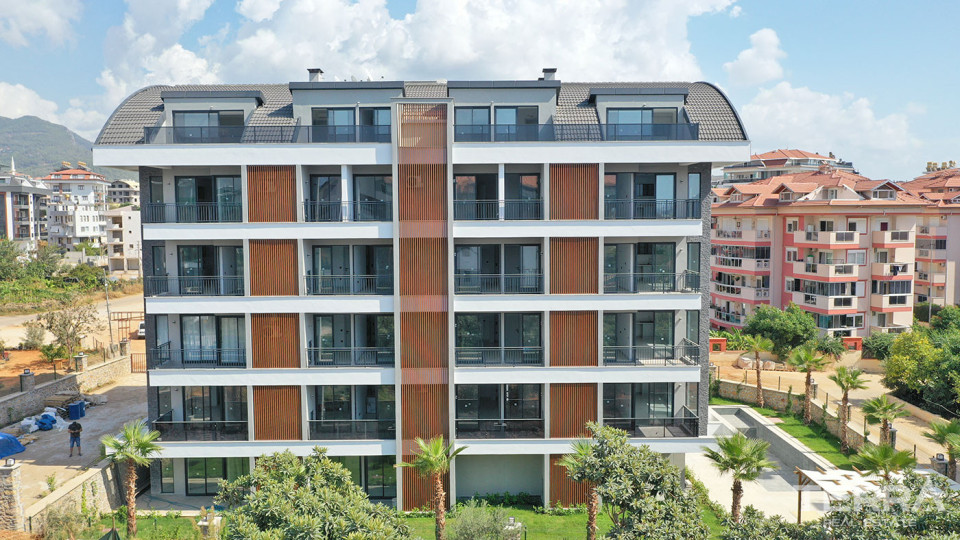 Luxury Apartments with Rich Amenities in the Complex in Oba, Alanya