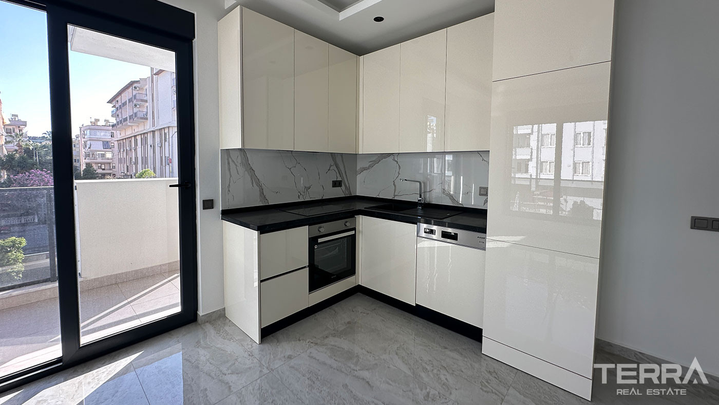 Luxury Apartments in Alanya within an Elite Complex 350 to the Beach - 100394