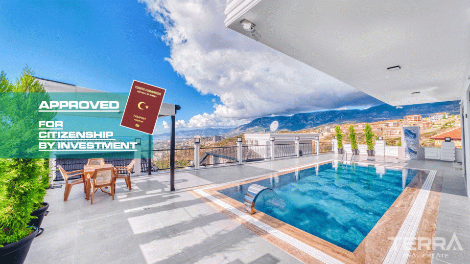 Luxurious Villa in Kargıcak, Alanya with Sea and Castle View
