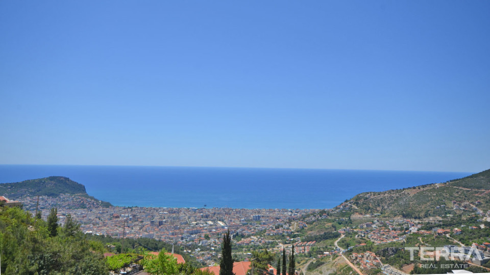Panorama-Meerblick-Villa in Bektaş, Alanya mit privatem Infinity-Pool