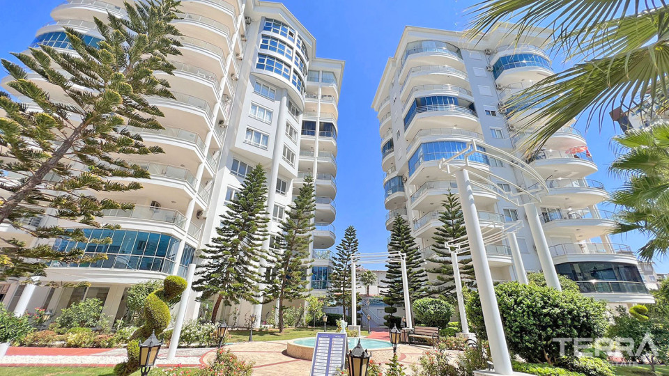 Modern Resale Flat Surrounded by All Amenities in Cikcilli, Alanya