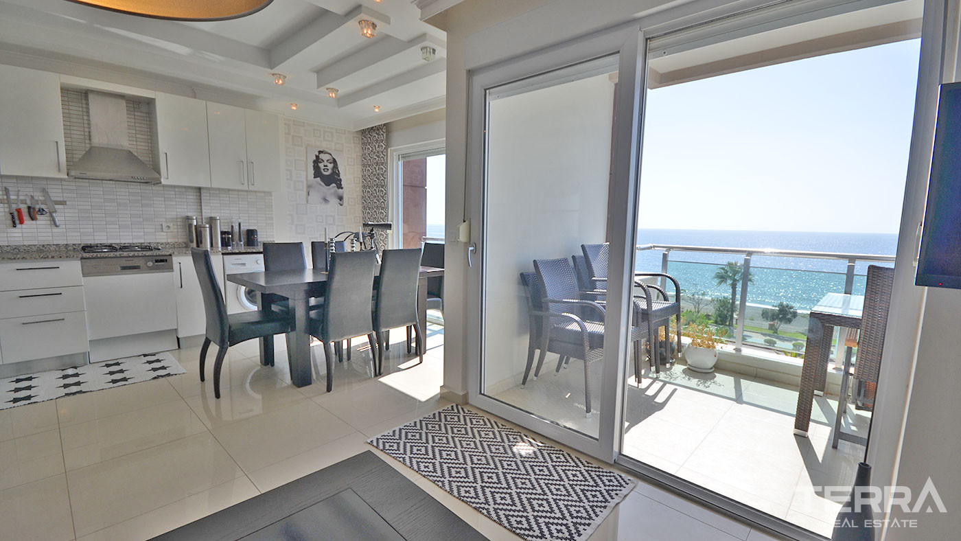 Modern and Stylish Seafront Apartment in Kestel, Alanya - 71298
