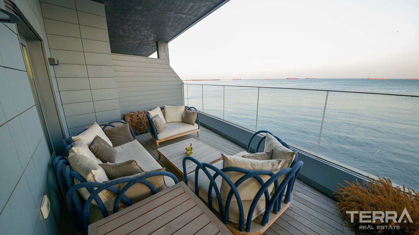 Key Ready Seafront Apartments with Magnificent Views in Istanbul - 73160