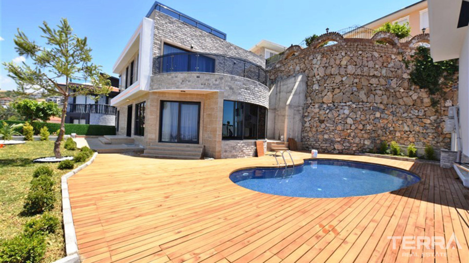Furnished 4+1 Private Villa with Panoramic View in Alanya Kargıcak
