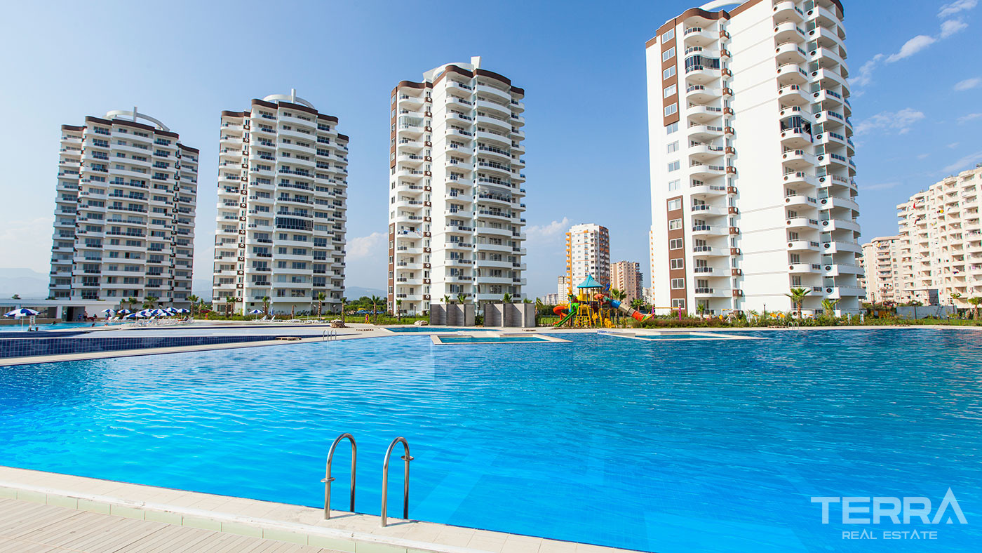 Ready to Move Mersin Flats with Sea View and Rich Social Facilities - 74454