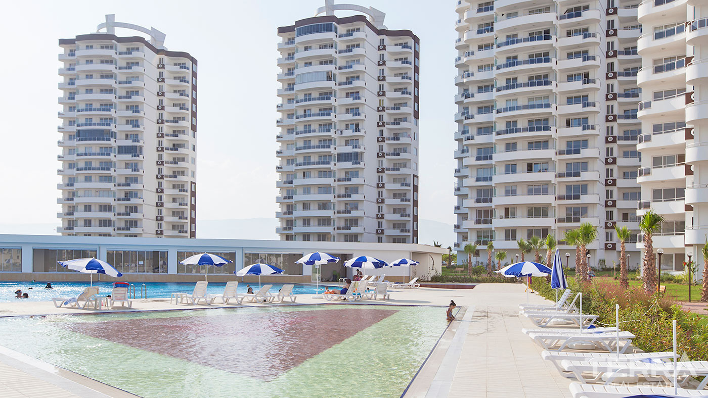 Ready to Move Mersin Flats with Sea View and Rich Social Facilities - 74457