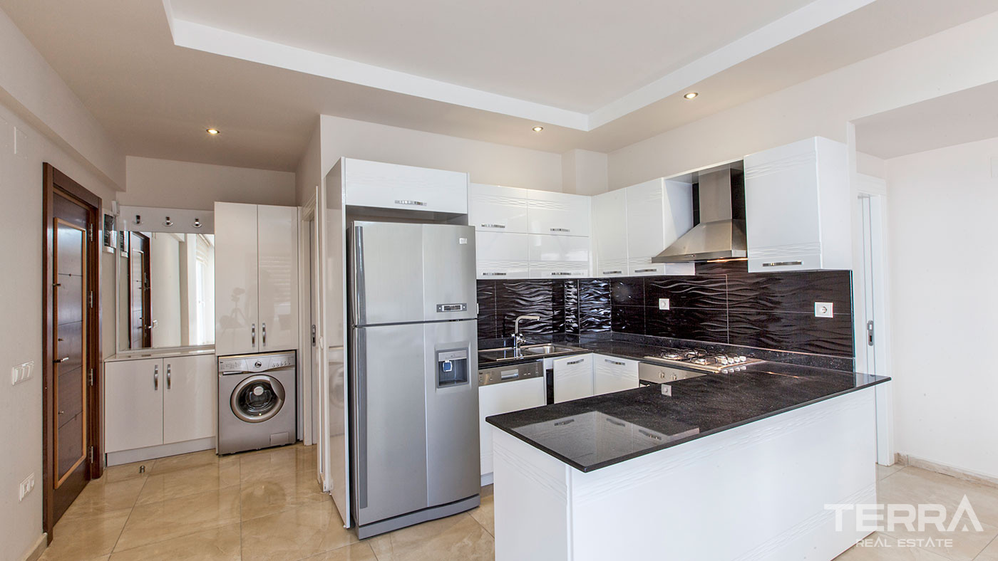 Ready to Move Mersin Flats with Sea View and Rich Social Facilities - 74461