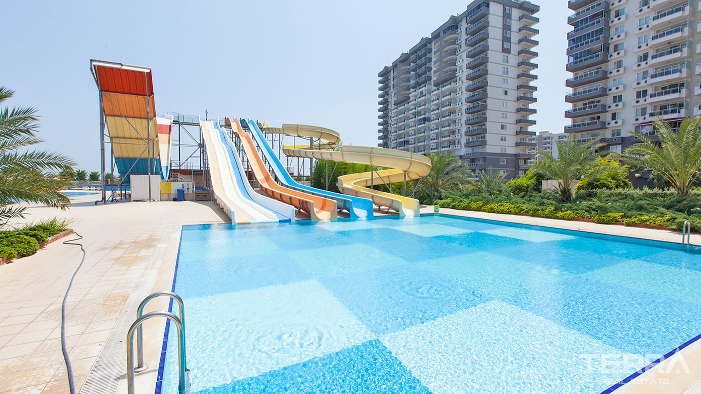 Mersin Sea View Flats in a Large Complex with Rich Social Facilities - 74516