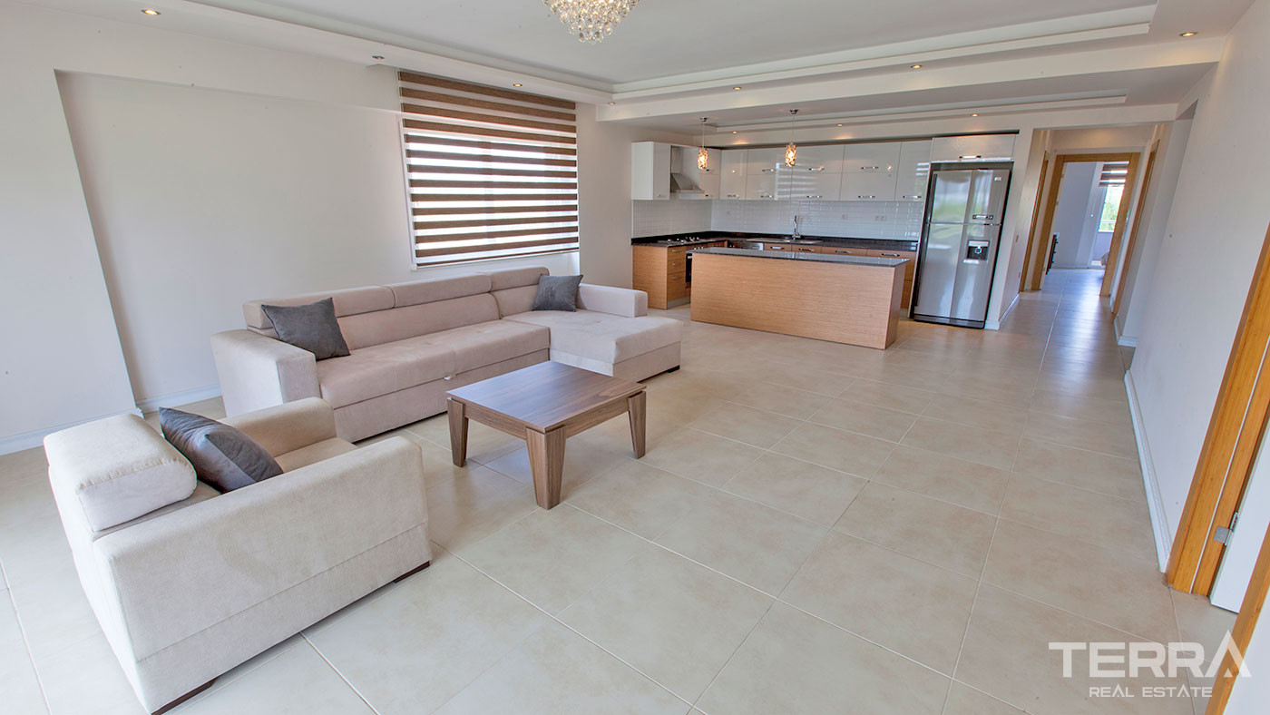Mersin Sea View Flats in a Large Complex with Rich Social Facilities - 74520