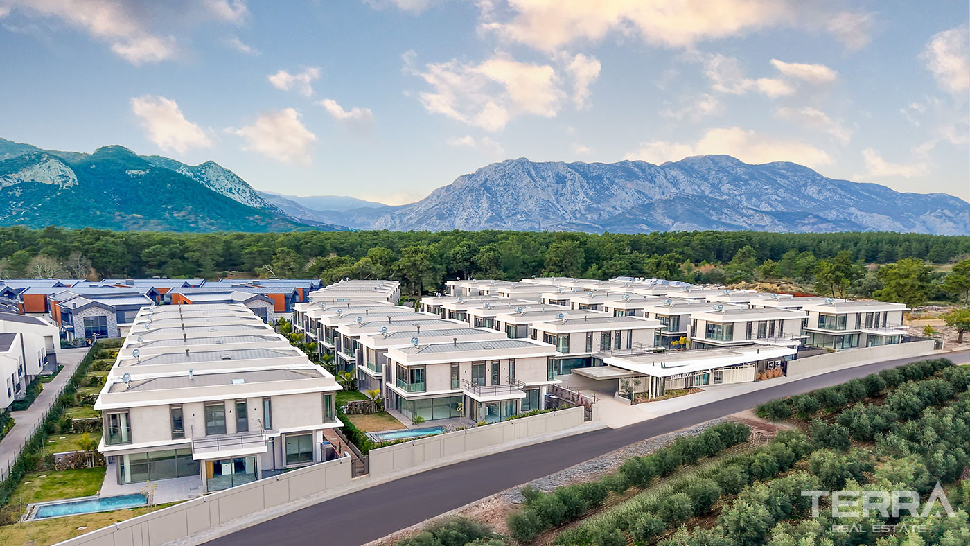 Antalya'da Güvenlikli Site İçerisinde Özel Havuzlu ve Garajlı Villalar - 133318